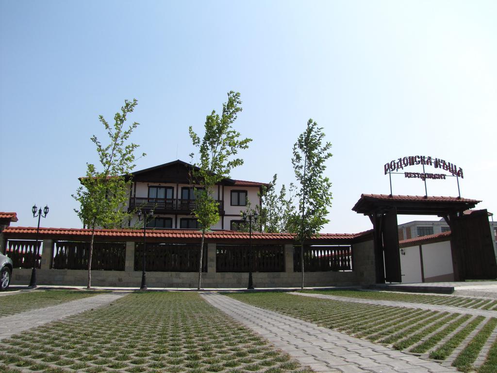 Rodopska House Хотел Асеновград